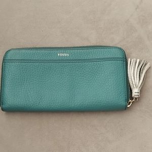 Fossil full size wallet green